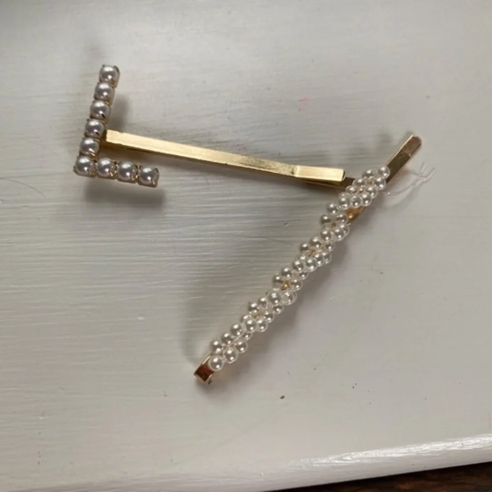 COPY - Anthropologie Monogram "L" Pearl Hair Clip… - Picture 4 of 4